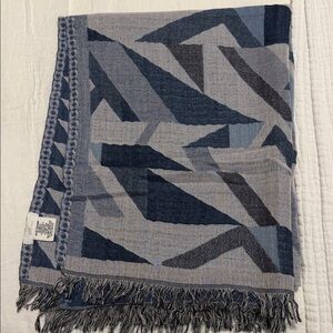 Wilfred Geometric Patterned Scarf in Blue and Gray